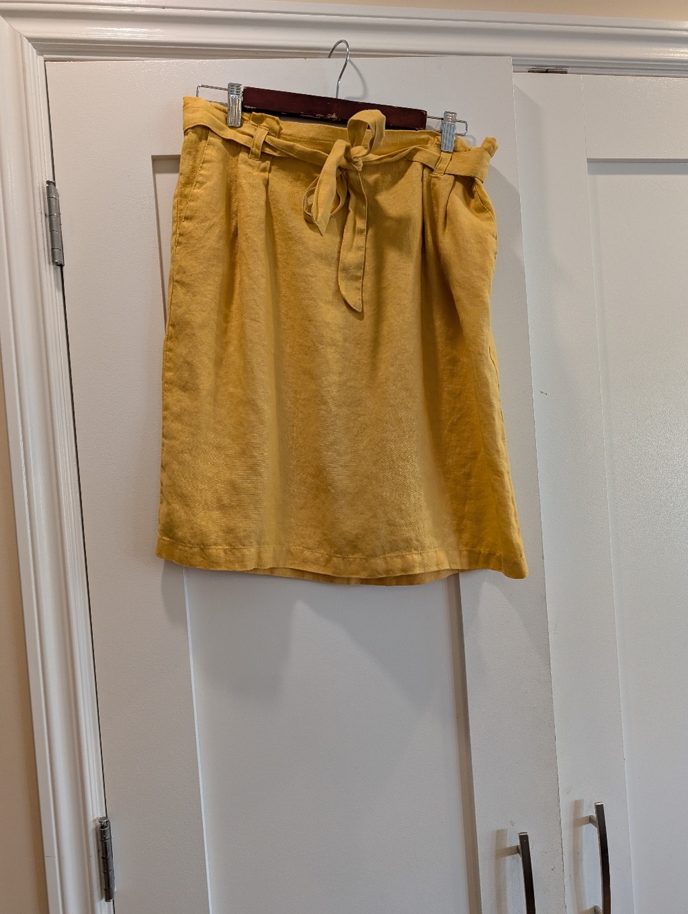 Ellen Tracy Mustard Yellow Tie-Waist Skirt